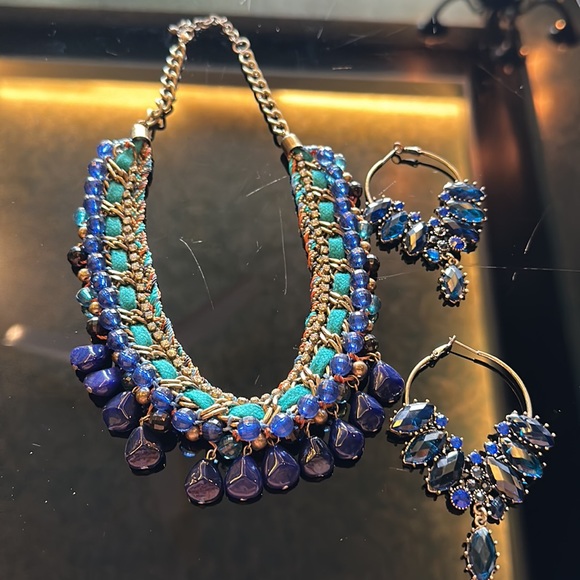 NWT Faux Sapphire , American diamond and metallic bead necklace with earrings! - Picture 5 of 11